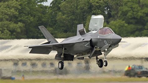 Examined: The Lockheed Martin F-35B Lightning II's Short Takeoff ...