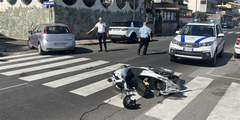 Sikilynews It Scooter Si Schianta Su Un Auto A Furci Grave Un