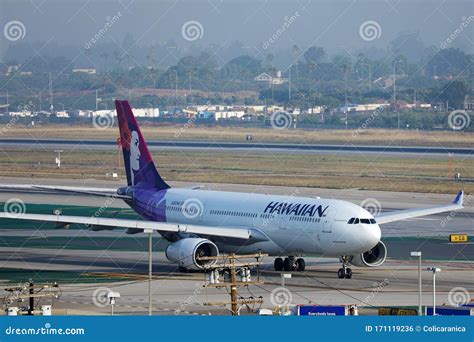 Hawaiian Airlines Taxiing at Los Angeles Airport LAX Editorial Photo ...