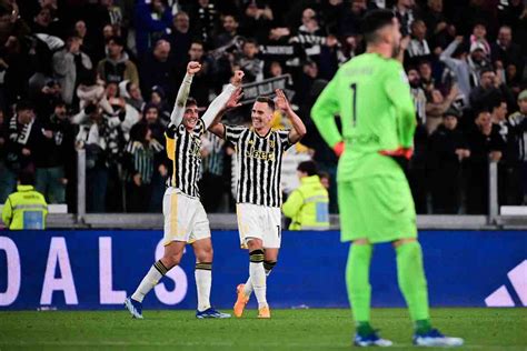 PAGELLE E TABELLINO JUVENTUS HELLAS VERONA 1 0 Cambiaso Da Urlo Male