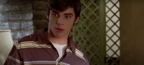 Does RJ Mitte's Walter White Jr. Have Cerebral Palsy in Real Life?