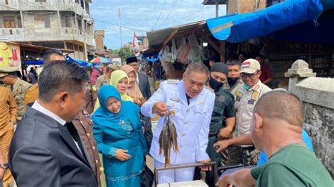 Hari Pertama Kerja Pj Bupati Abdya Darmansah Tinjau Pasar Tradisional