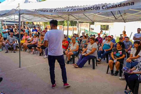 Funcionarios dialogaron con vecinos del Barrio Santa Lucía Diario EL SOL