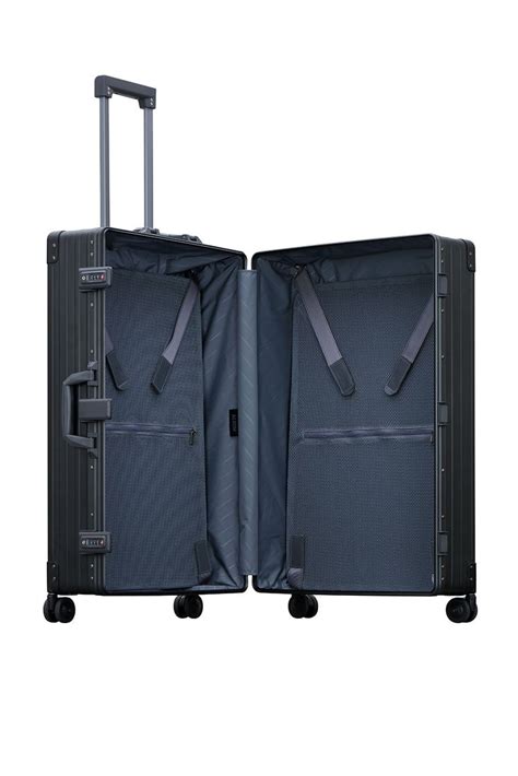 Luggage Sizes: Traveling With a 30 Inch Suitcase | Benefits Of The Luggage