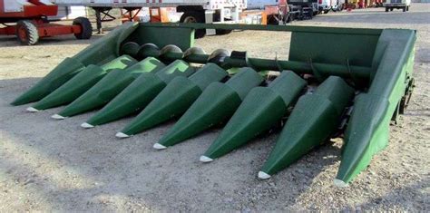 G 1688 John Deere 842 8 Row Corn Header Pickett Auction Service