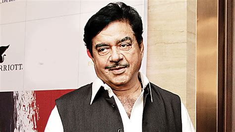 Shatrughan Sinha Has A Different Take On The Ongoing Issue Between India And Pakistan