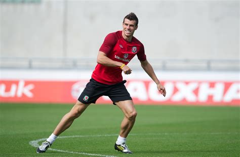 Gareth Bale at Wales training session | Gareth bale, Running, Vauxhall