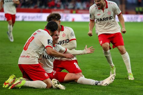 Start des Auswärtsspiel Doppelpacks Rot Weiss Essen