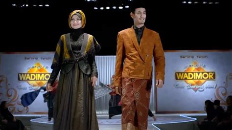 Tvc Sarung Tenun Wadimor Fashion Show Youtube