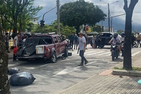 En Video Dos Camionetas Estuvieron Involucradas En Un Accidente