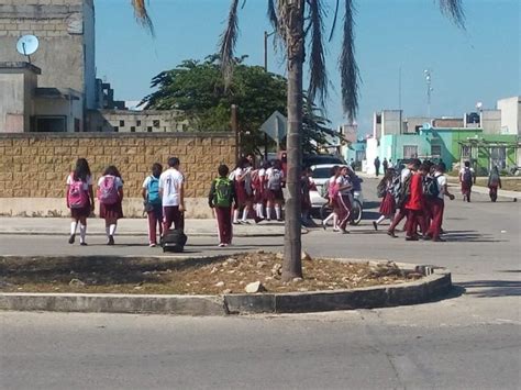 Ante Peligro Alumnos De La Secundaria Vicente Guerrero Exigen Un