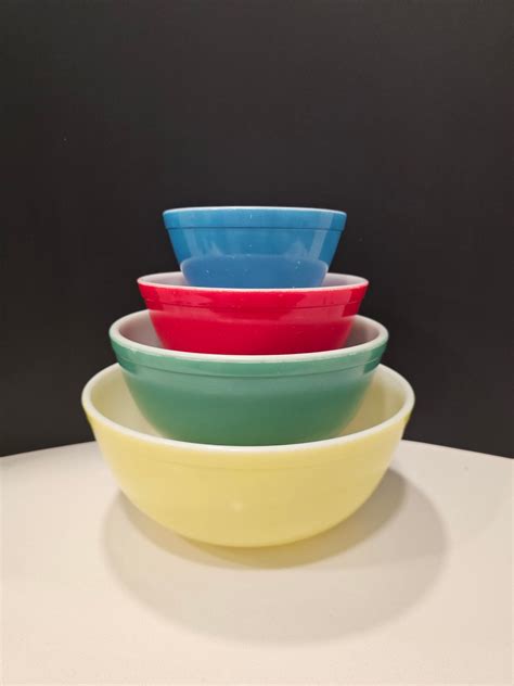pyrex primary color mixing bowls set full set  etsy