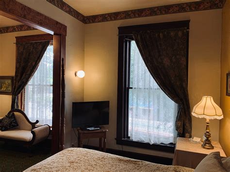 Cottonwood Suite — The Historic Occidental Hotel