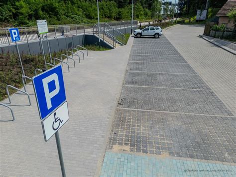 Parking I Zatoka Autobusowa Na Skraju Skarpy Gotowe Foto Szczecin