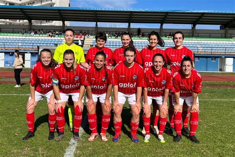 El Femenino Vence Con Contundencia CD LAREDO