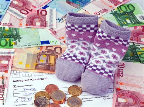 Antrag Auf Kindergeld In Deutschland Stock Photo Adobe Stock