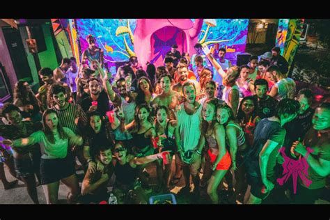 11 Best Full Moon Party Hostels [2023] One Weird Globe