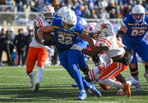 Jackrabbits pound Mercer to advance to FCS quarterfinals