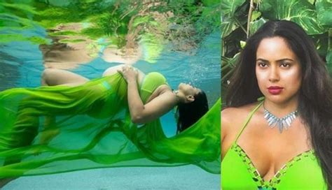 Sameera Reddy Goes Underwater In A Bikini For Her Pregnancy Photoshoot