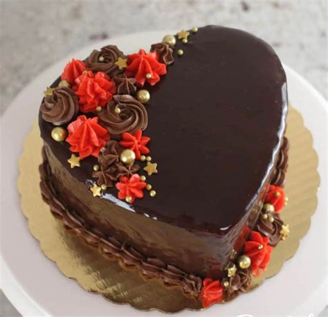 6" Chocolate Heart Cake (Valentine's Day Only) – CC Cakes