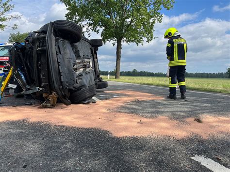 Fw Flotwedel Person Bei Verkehrsunfall Auf B Schwer Verletzt