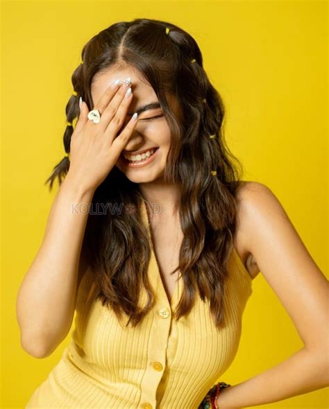 Dil Dosti Dilemma Actress Anushka Sen Sexy And Hot Photoshoot Pictures