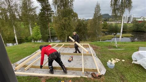 Montering av jordskruv och bjälklag för friggebod YouTube