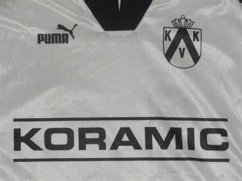 KV Kortrijk 1998-99 Home Kit