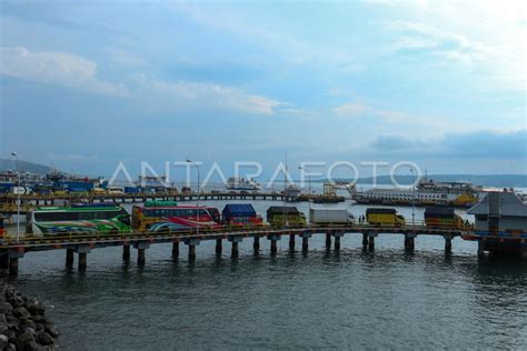 Pelabuhan Ketapang Gilimanuk Dibuka Kembali ANTARA Foto