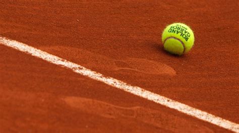 What Is The Difference Between Clay Grass And Hard Court Tennis Shoes