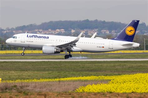 D AIUA Airbus A320 214 SL Lufthansa LFLL Lyon St Exu Flickr