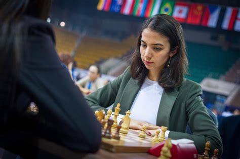 Ai Mondiali Di Scacchi Senza Velo La Campionessa Iraniana In Fuga Da