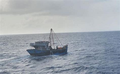 Kapal Vietnam Masuk Wilayah Natuna Ketahuan Curi Ikan