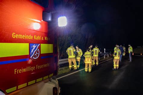 Kahl Ohne Fahrerlaubnis Besoffen Mann Aus Dem Mkk Baut Schweren Unfall