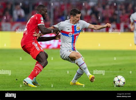 MUNCHEN ALEMANIA SEPTIEMBRE 13 Robert Lewandowski Del FC Barcelona