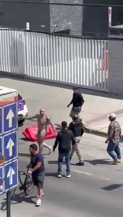 Cmnm Public Big Naked Guy Fights In The Street ThisVid