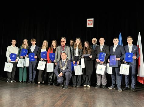 Młodzi radni z Ciechocinka otrzymali zaświadczenia Kto zasiądzie w