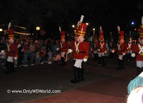 Disney World Christmas Parade Is A Star Studded Spectacular | Disney ...