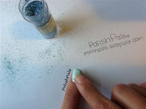 Polish Pals Loose Glitter Nails Tutorial