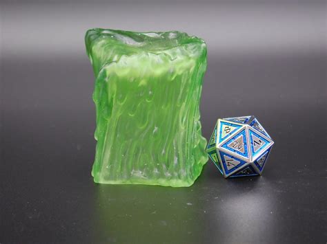 D&D Miniatures- The Gelatinous Cube | Gelatinous cube, Cube, Geek crafts