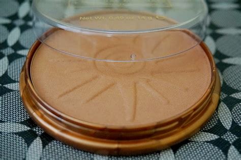 Rimmel London Natural Bronzer In Sun Glow 025 Review Photos Swatches Jello Beans