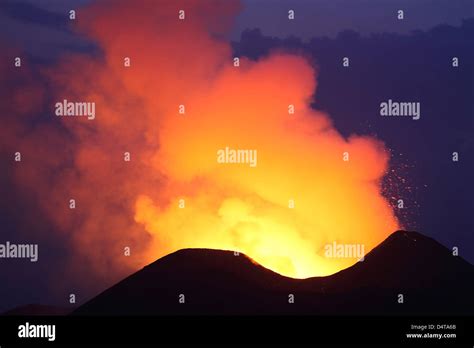 Nyamuragira Volcano Hi Res Stock Photography And Images Alamy