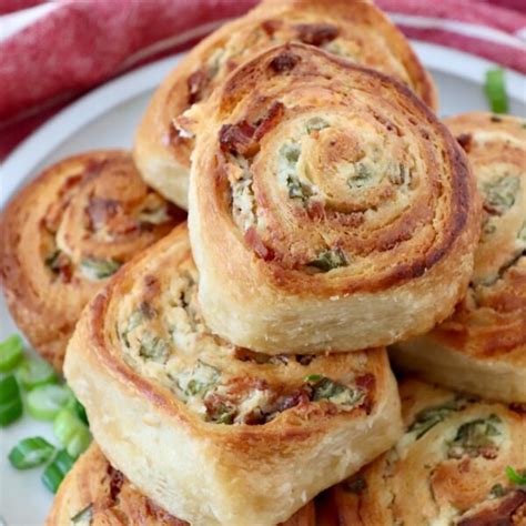 Easy Cheesy Bacon Crescent Rolls