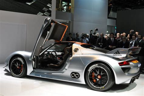 Hybrid Supercar Porsche 918 Spyder Adapted For Racing RSR Detroit