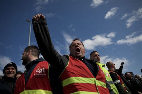 UN GENTÍO preso y más de 400 policías heridos dejan intensas protestas