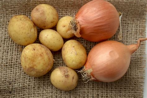 Can Onions And Potatoes Be Stored Together Howdykitchen