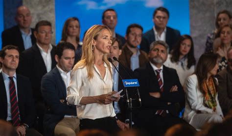 Cayetana Álvarez de Toledo ahora aplaude a Mariano Rajoy