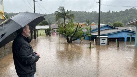 Alerta De Tempestade Rs Enfrenta Previs O De Chuvas Intensas Para O