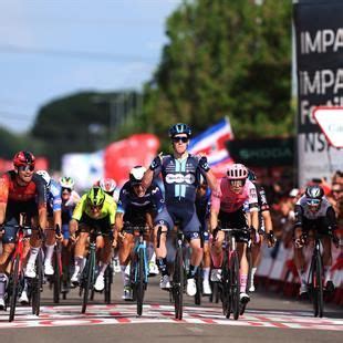 Vuelta 2023 19e étape Alberto Dainese remporte la 19e étape après