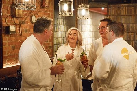 Australias First Naked Restaurant In Melbourne Launches Daily Mail